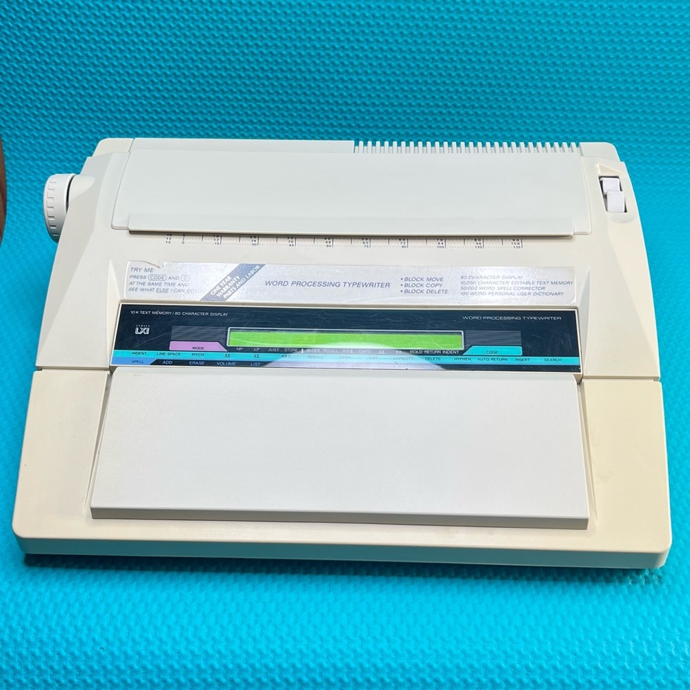 Nakajima 10K TEXT MEMORY 80 CHARACTER Electronic Word Processing Typewriter